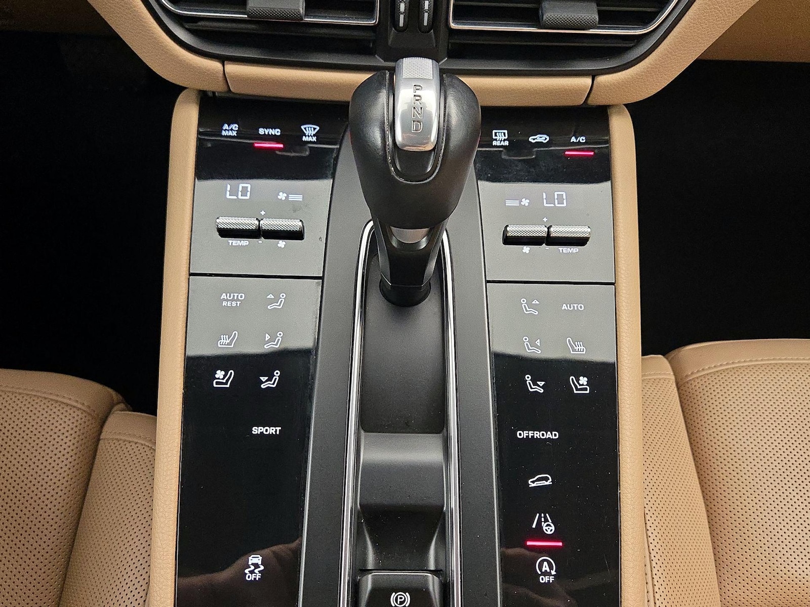 2023 Porsche Macan T - Photo 19