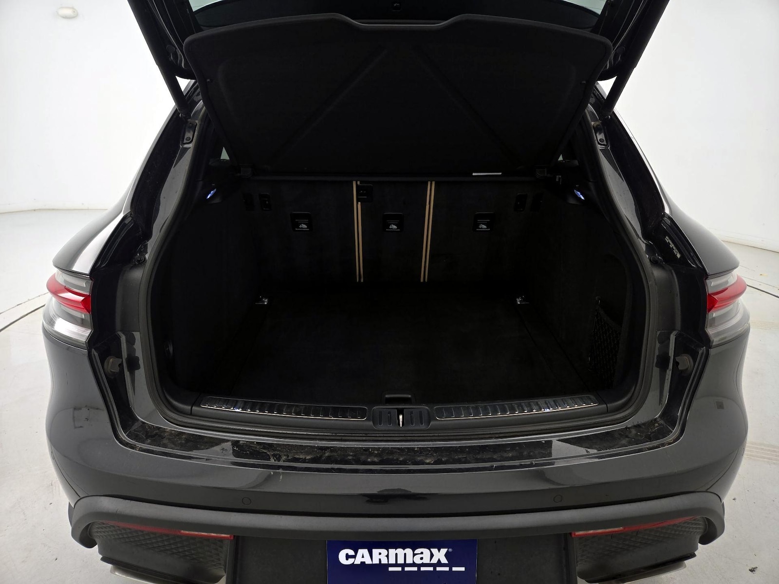 2023 Porsche Macan T - Photo 23