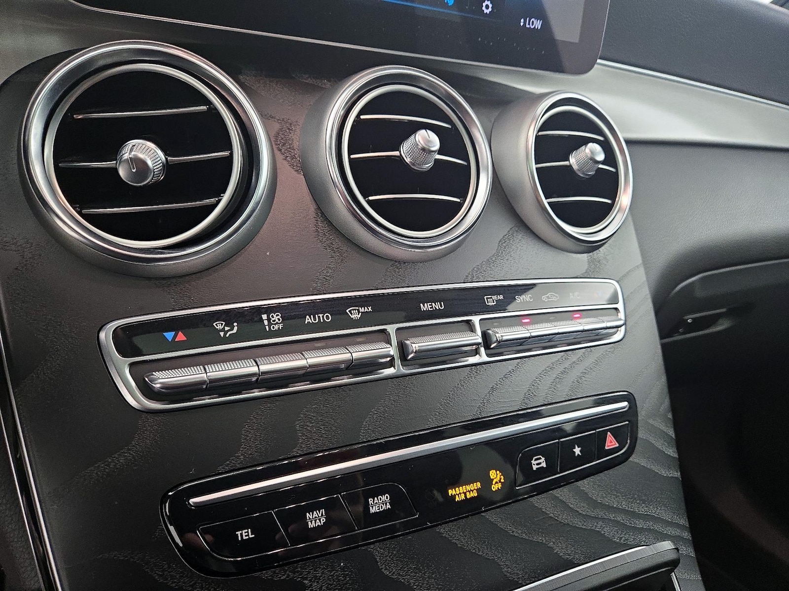 2022 Mercedes-Benz GLC GLC300 - Photo 17