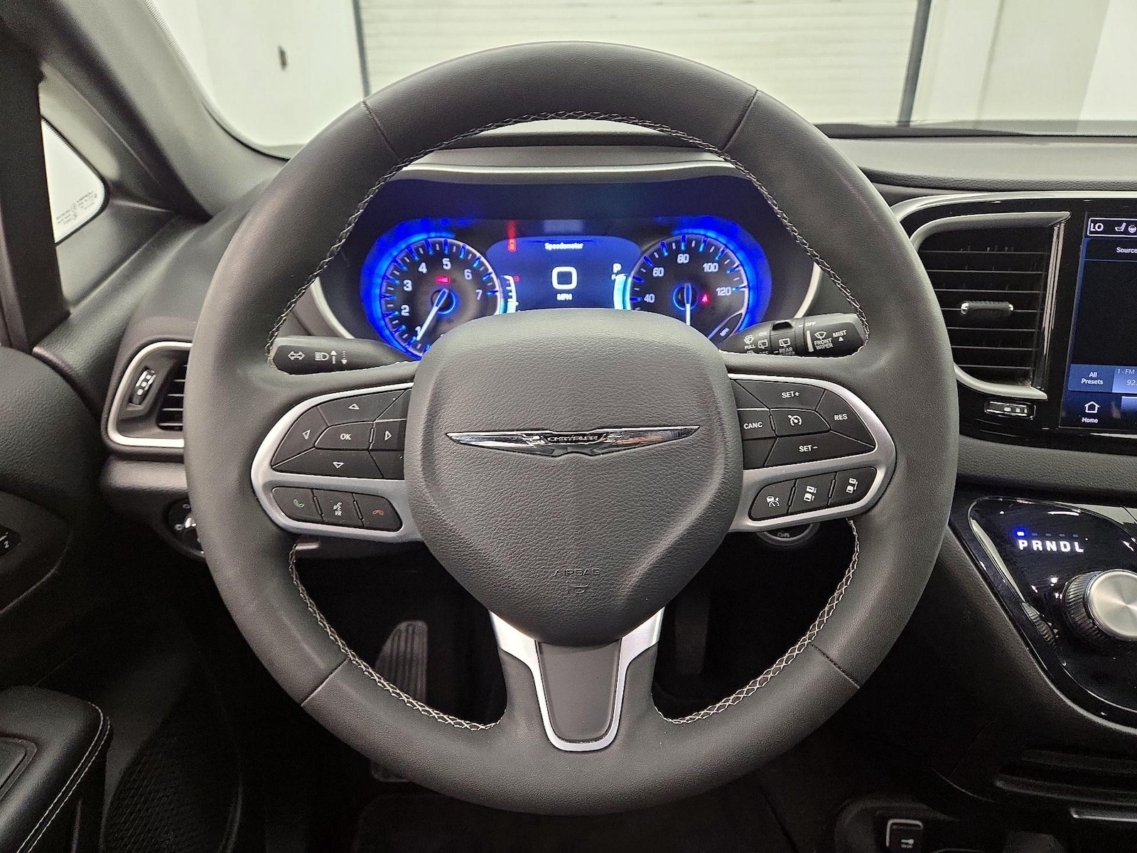 2025 Chrysler Pacifica Select - Photo 11