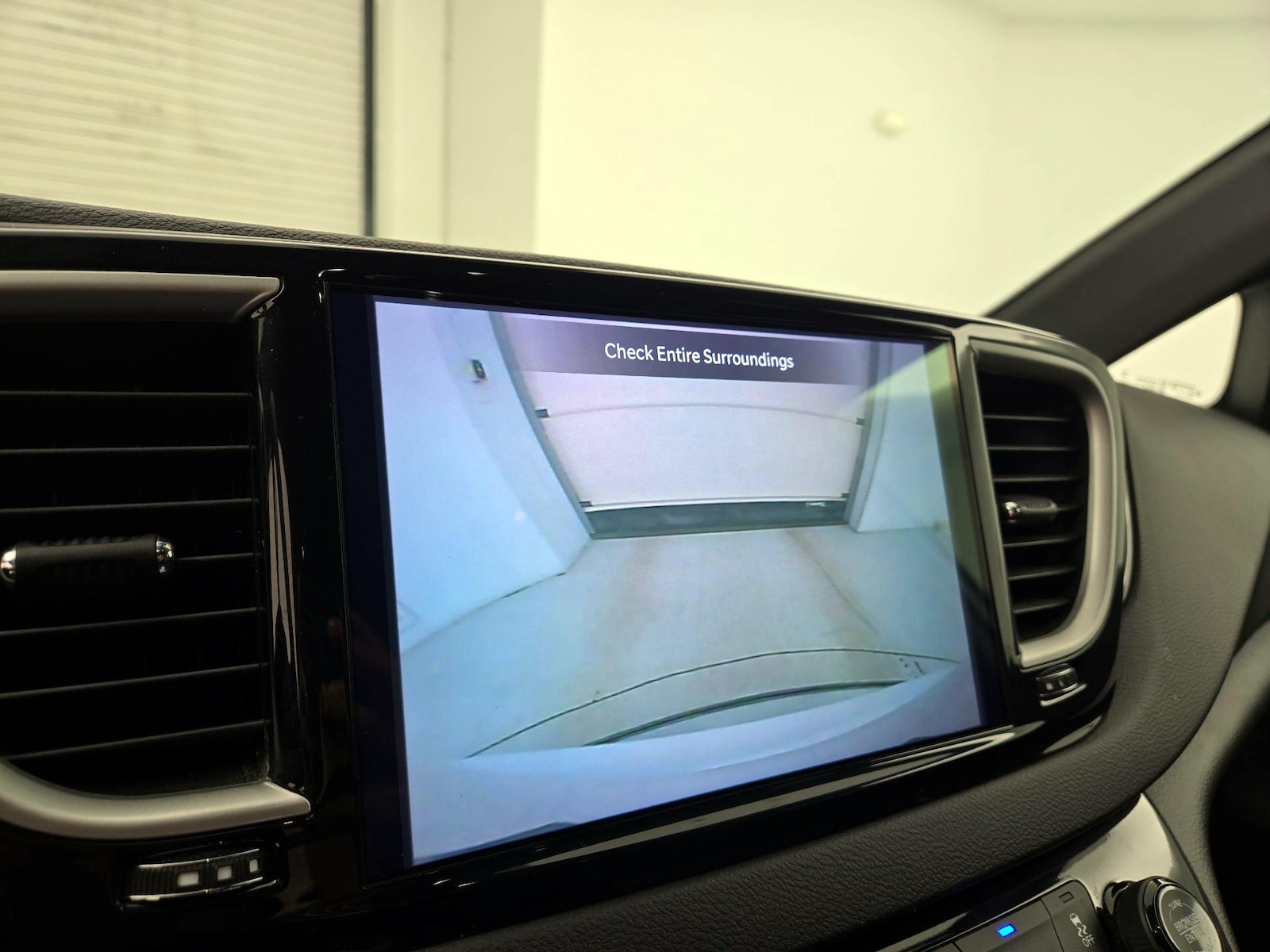 2025 Chrysler Pacifica Select - Photo 15
