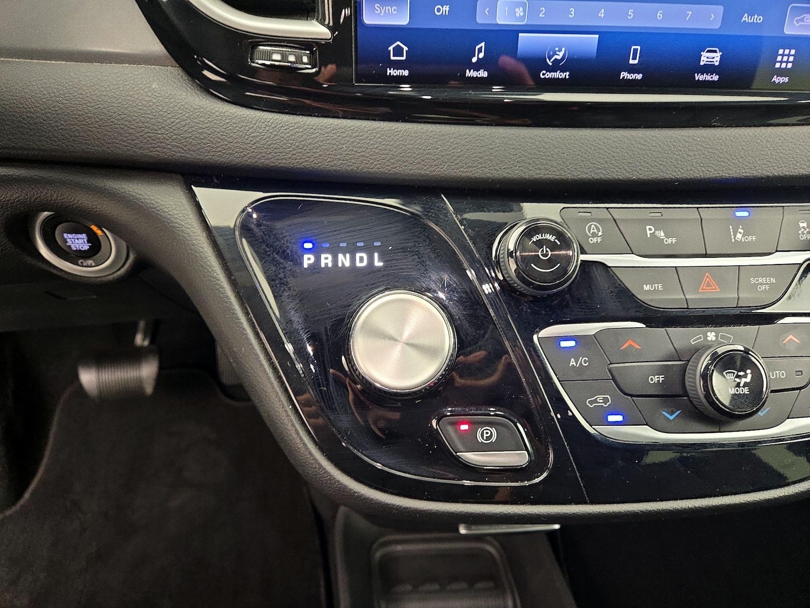 2025 Chrysler Pacifica Select - Photo 18