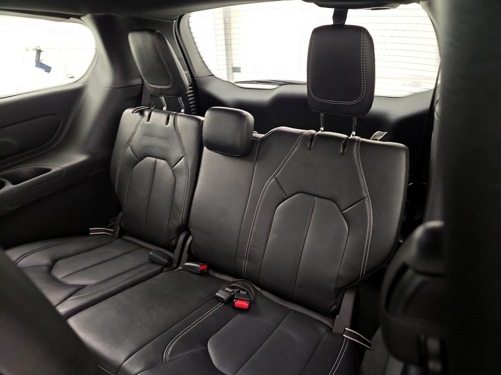 2025 Chrysler Pacifica Select - Photo 21