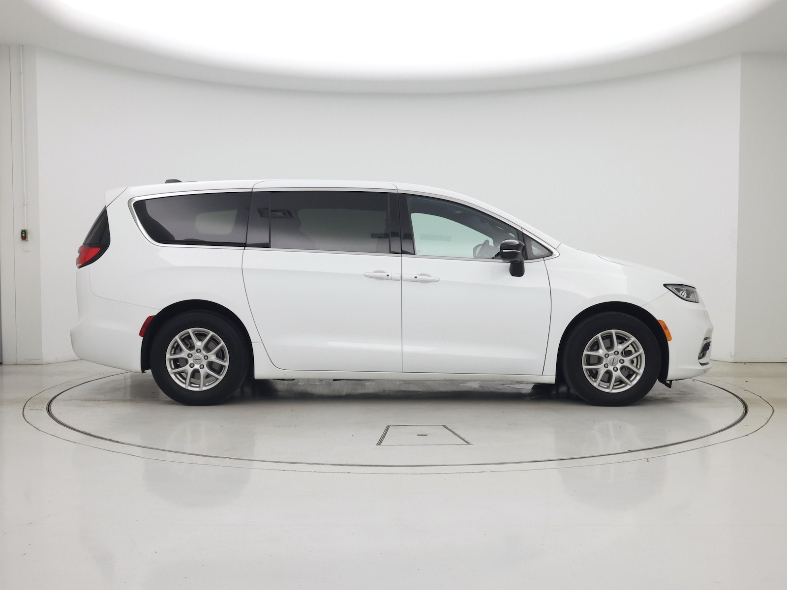 2025 Chrysler Pacifica Select - Photo 8