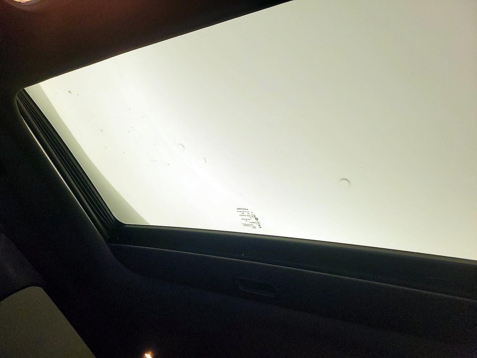 Sunroof(s) & Overhead Airbags