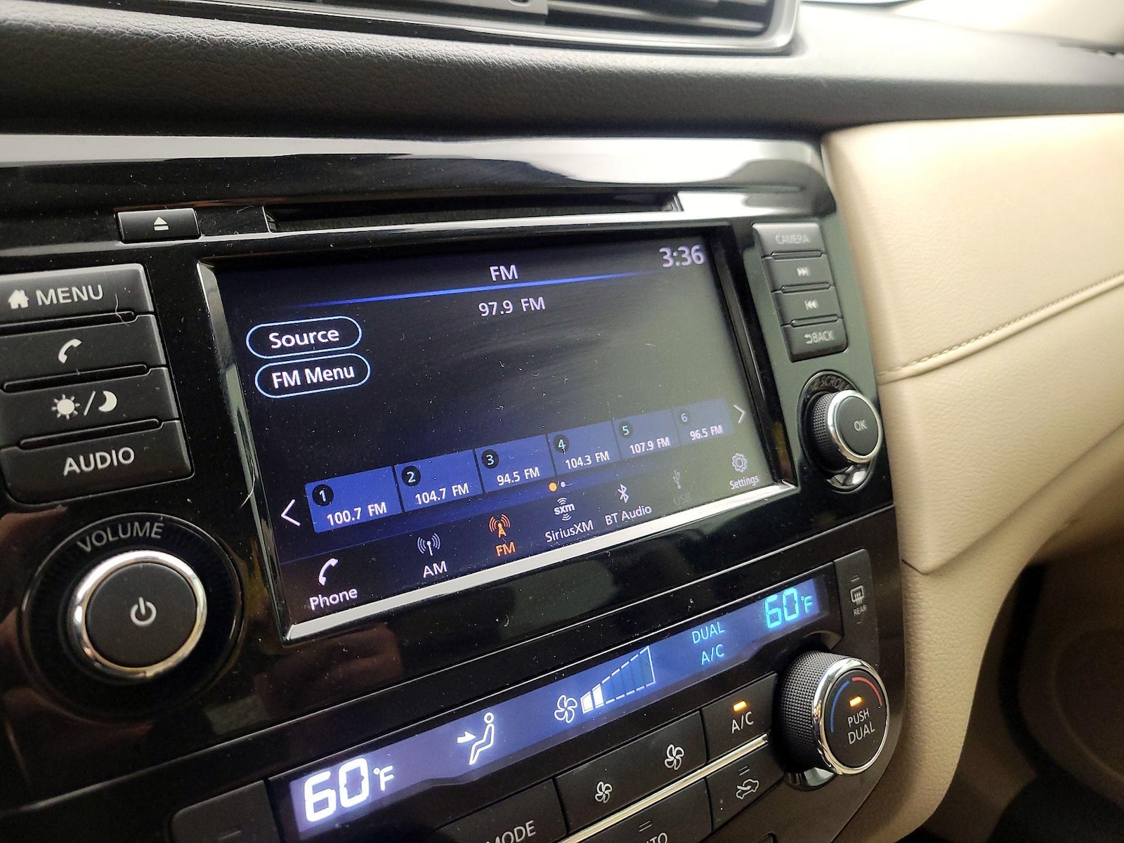 2019 Nissan Rogue SV - Photo 16
