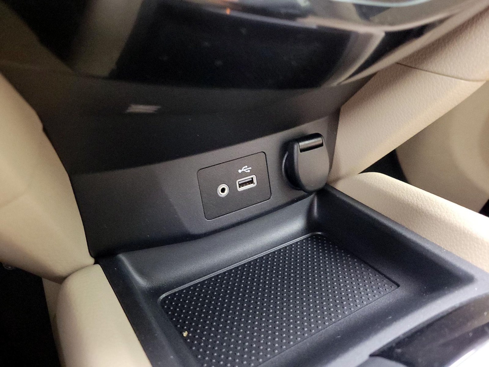 2019 Nissan Rogue SV - Photo 19