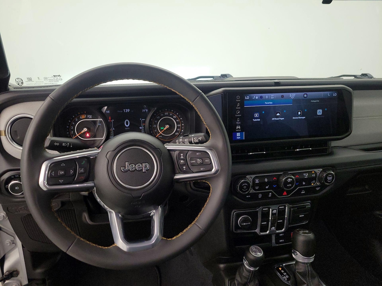 Apple CarPlay® & Android Auto™