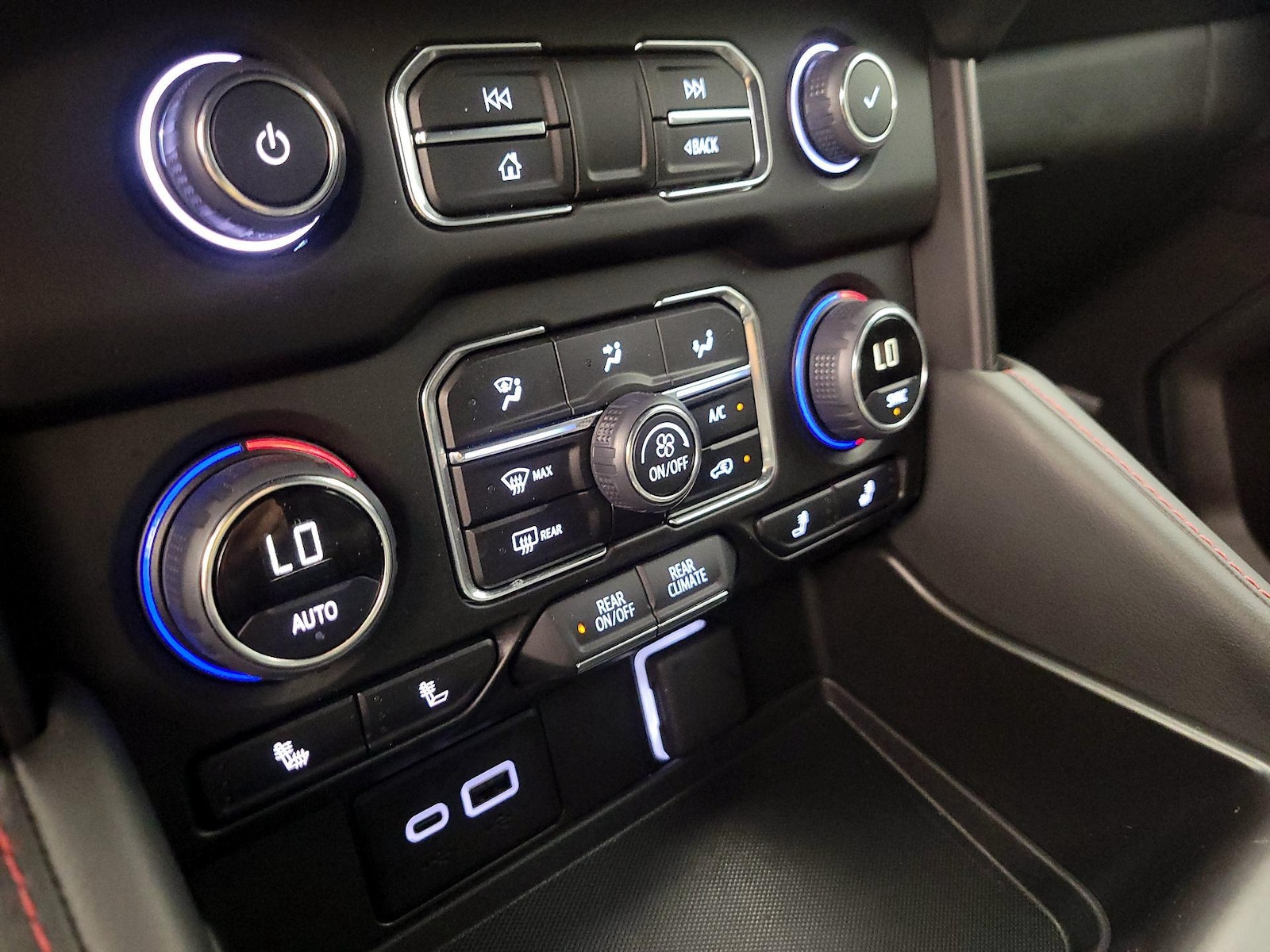 2024 Chevrolet Tahoe RST - Photo 17