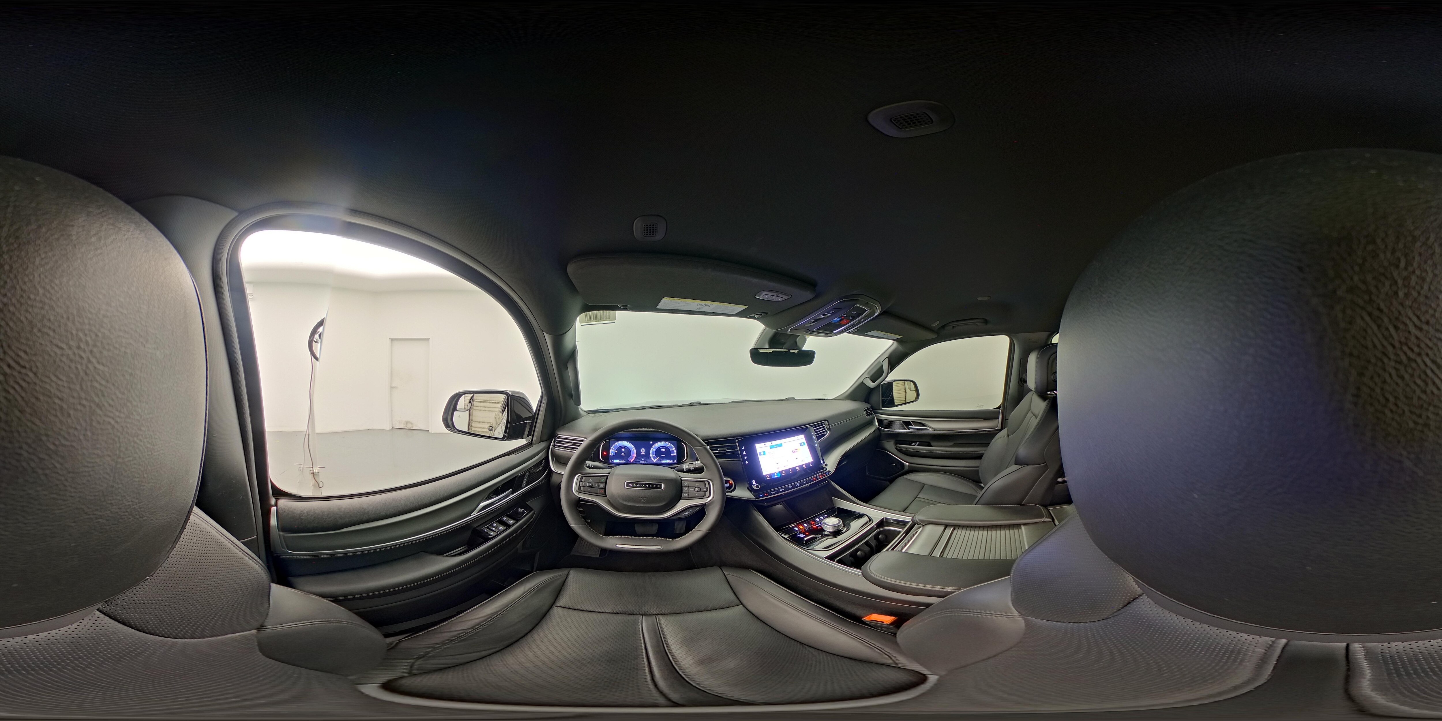 2025 Jeep Wagoneer L Series II - Photo 29