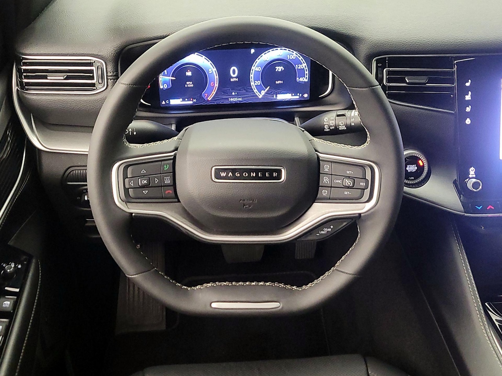 2025 Jeep Wagoneer L Series II - Photo 11