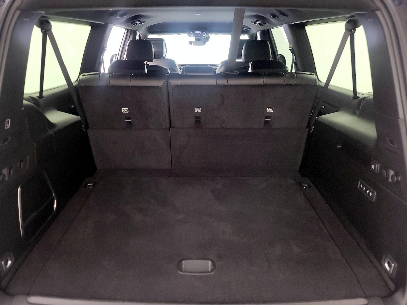 2025 Jeep Wagoneer L Series II - Photo 23