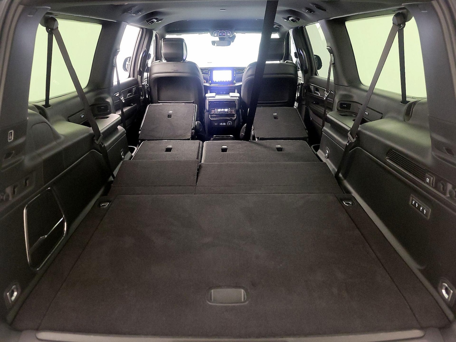 2025 Jeep Wagoneer L Series II - Photo 24