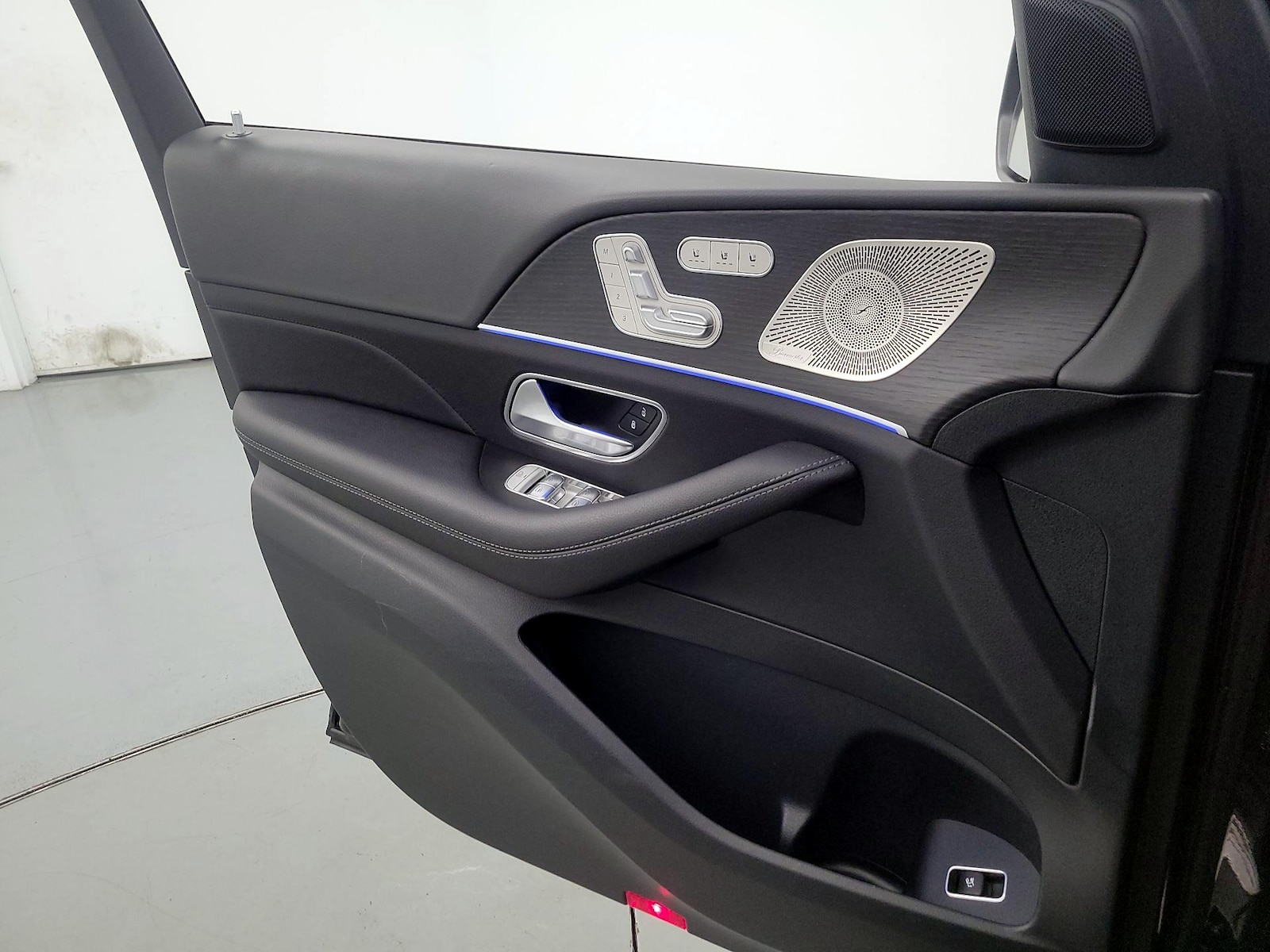 2025 Mercedes-Benz GLS Base - Photo 13