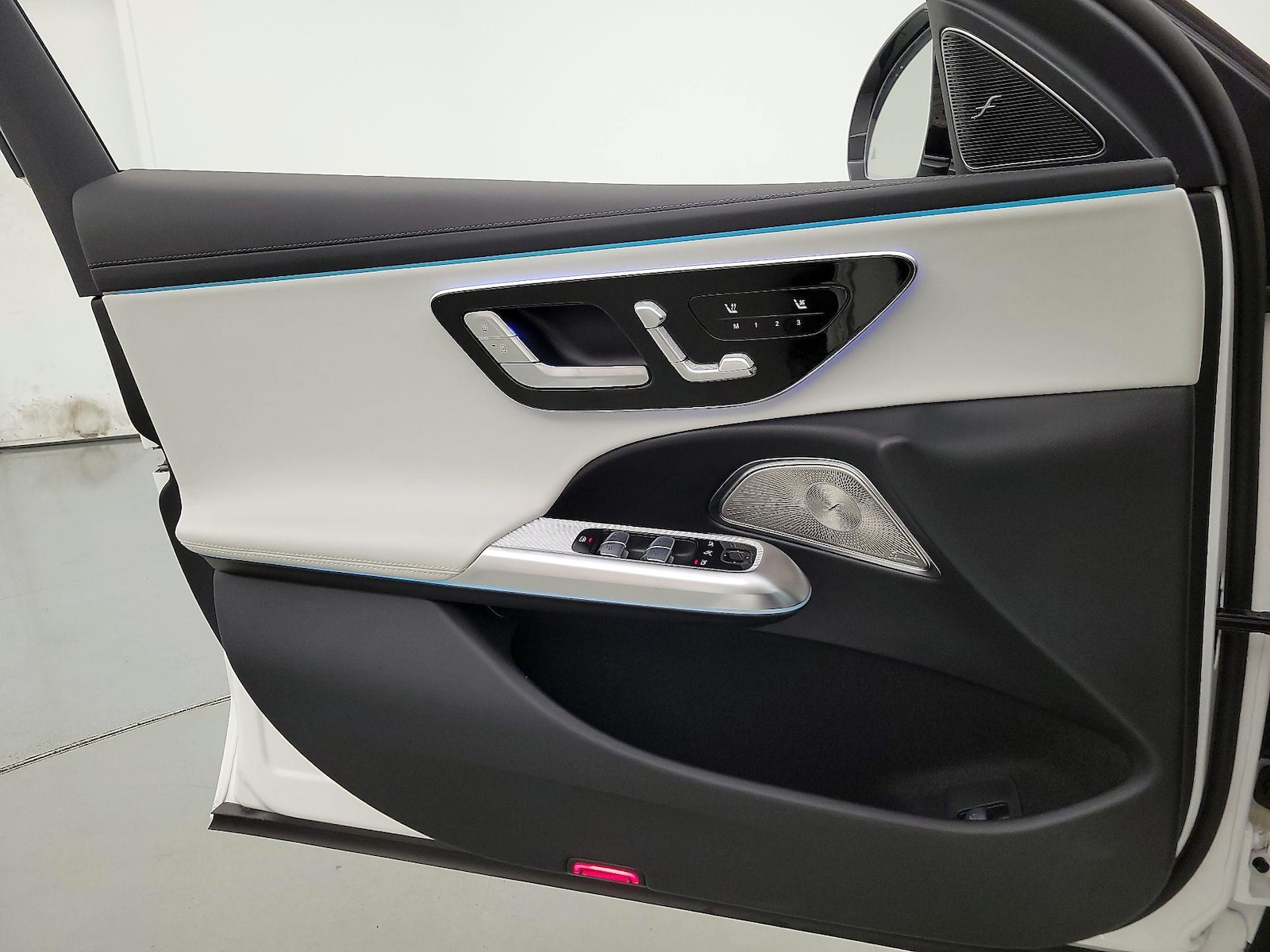 2026 Mercedes-Benz E-Class E350 - Photo 13