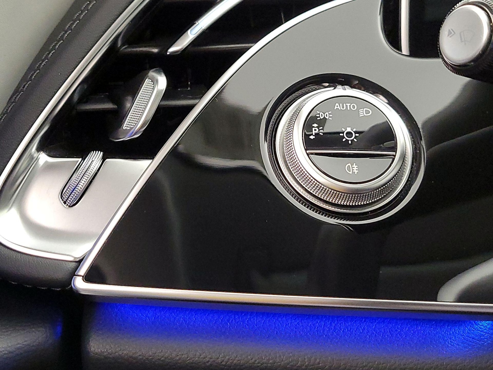 2026 Mercedes-Benz E-Class E350 - Photo 14