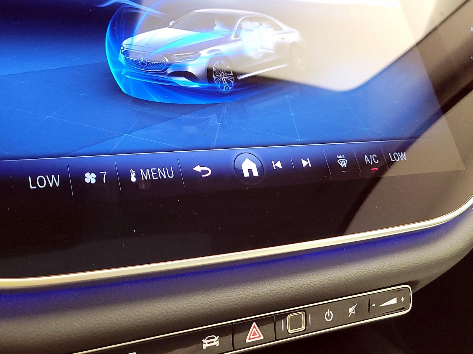 2026 Mercedes-Benz E-Class E350 - Photo 18