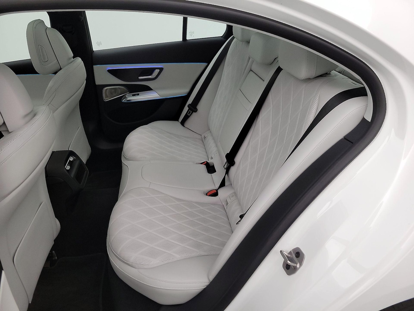 2026 Mercedes-Benz E-Class E350 - Photo 22