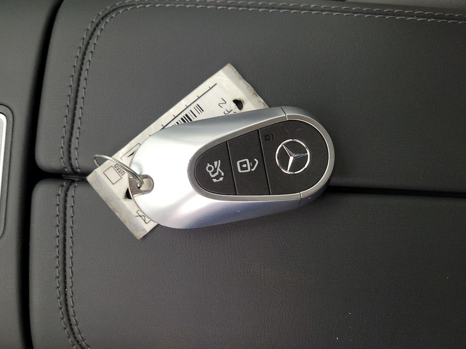 2026 Mercedes-Benz E-Class E350 - Photo 25