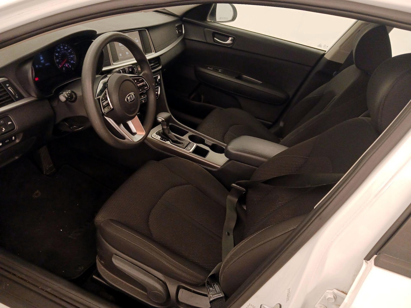 2020 Kia Optima LX - Photo 12