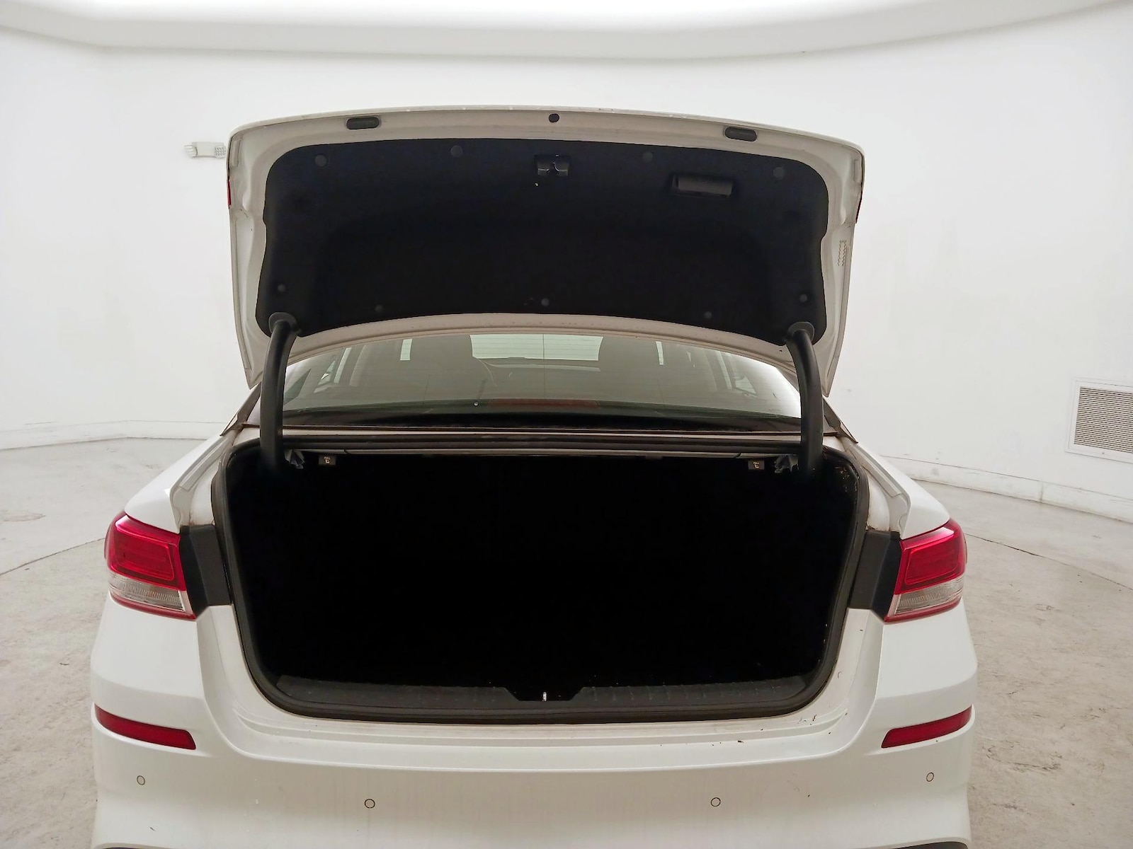2020 Kia Optima LX - Photo 21