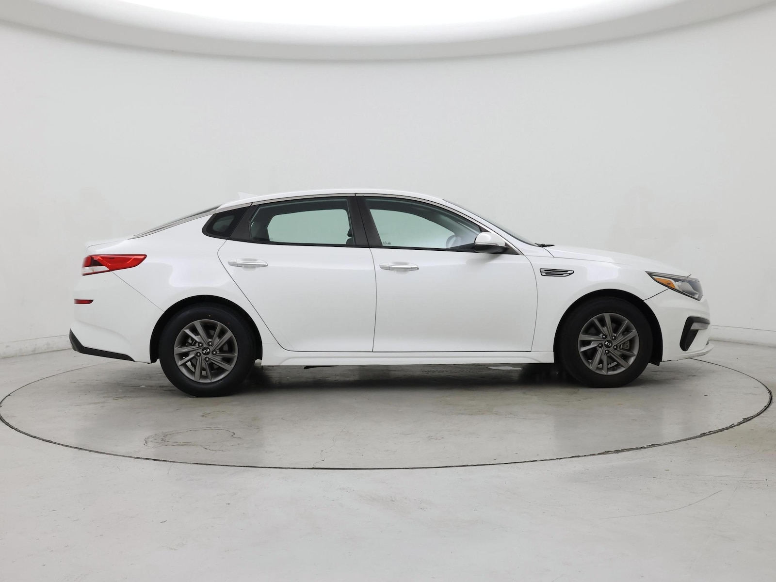 2020 Kia Optima LX - Photo 8