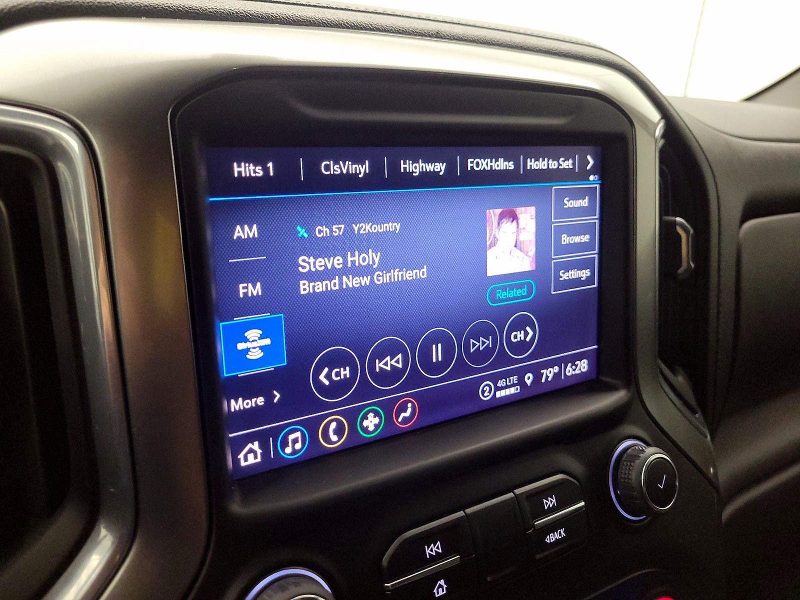 2022 Chevrolet Silverado 1500 Limited RST - Photo 16