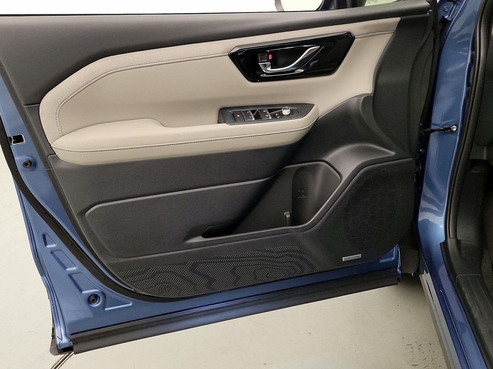 2025 Subaru Forester Limited - Photo 13
