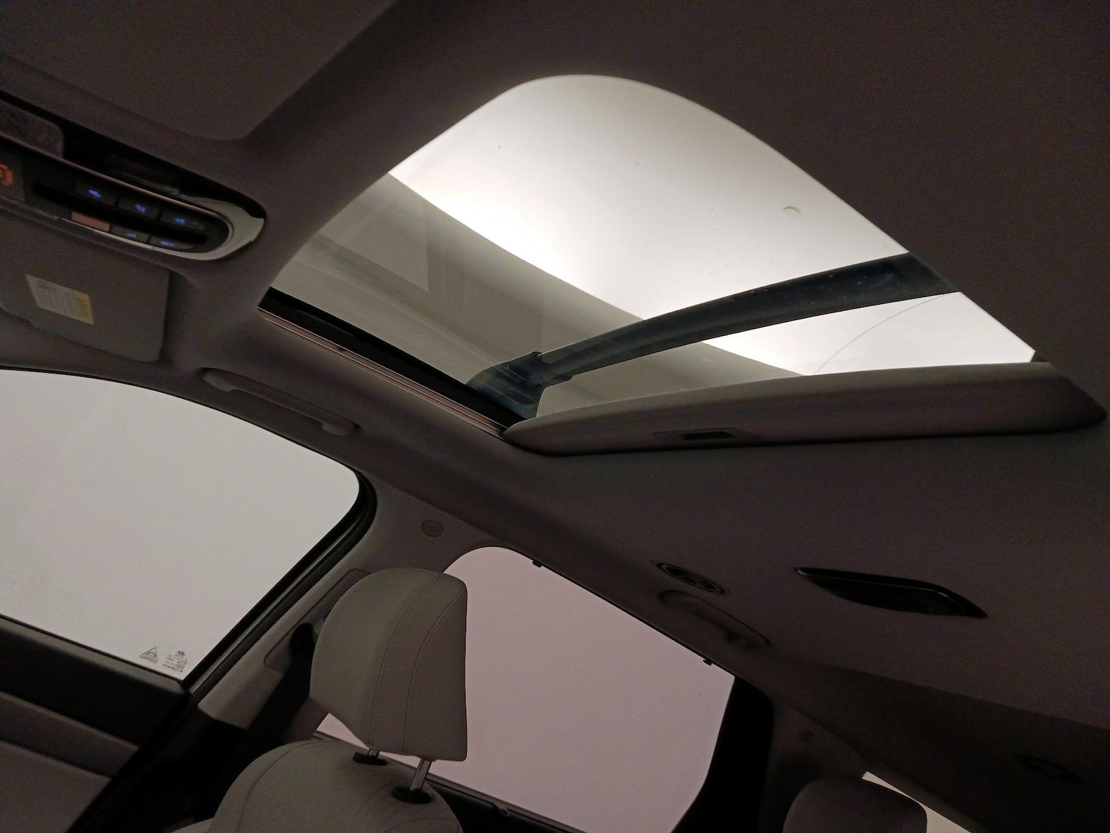 Sunroof(s) & Overhead Airbags