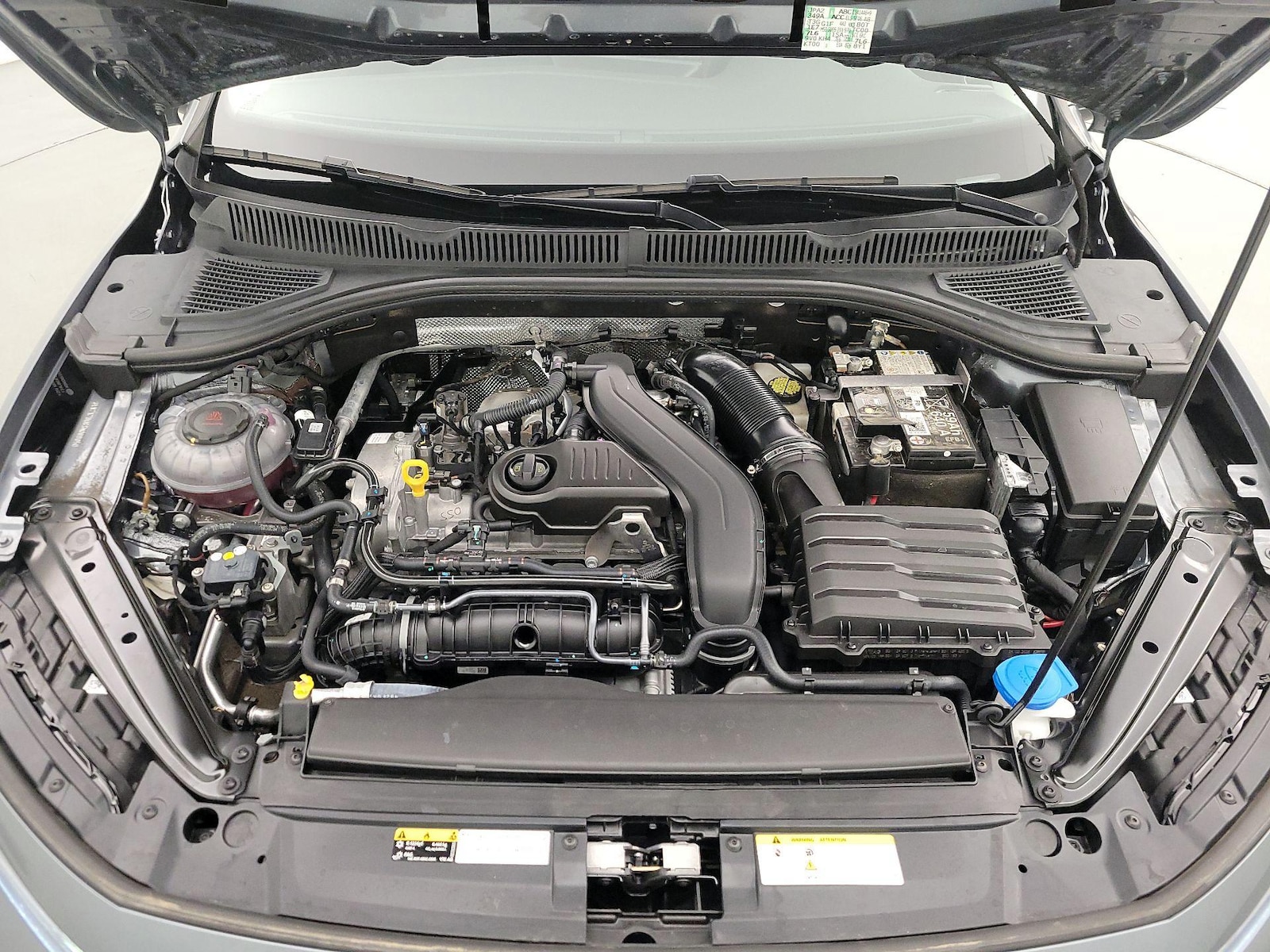 2025 Volkswagen Jetta SE - Photo 23