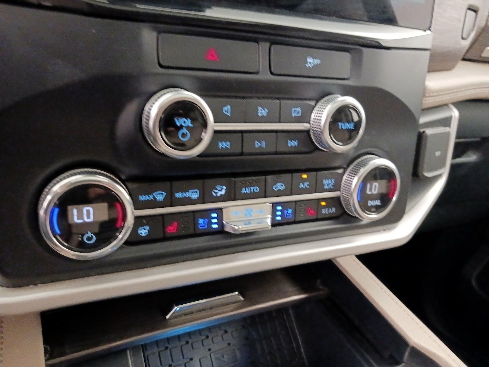 2022 Ford Expedition Limited - Photo 18