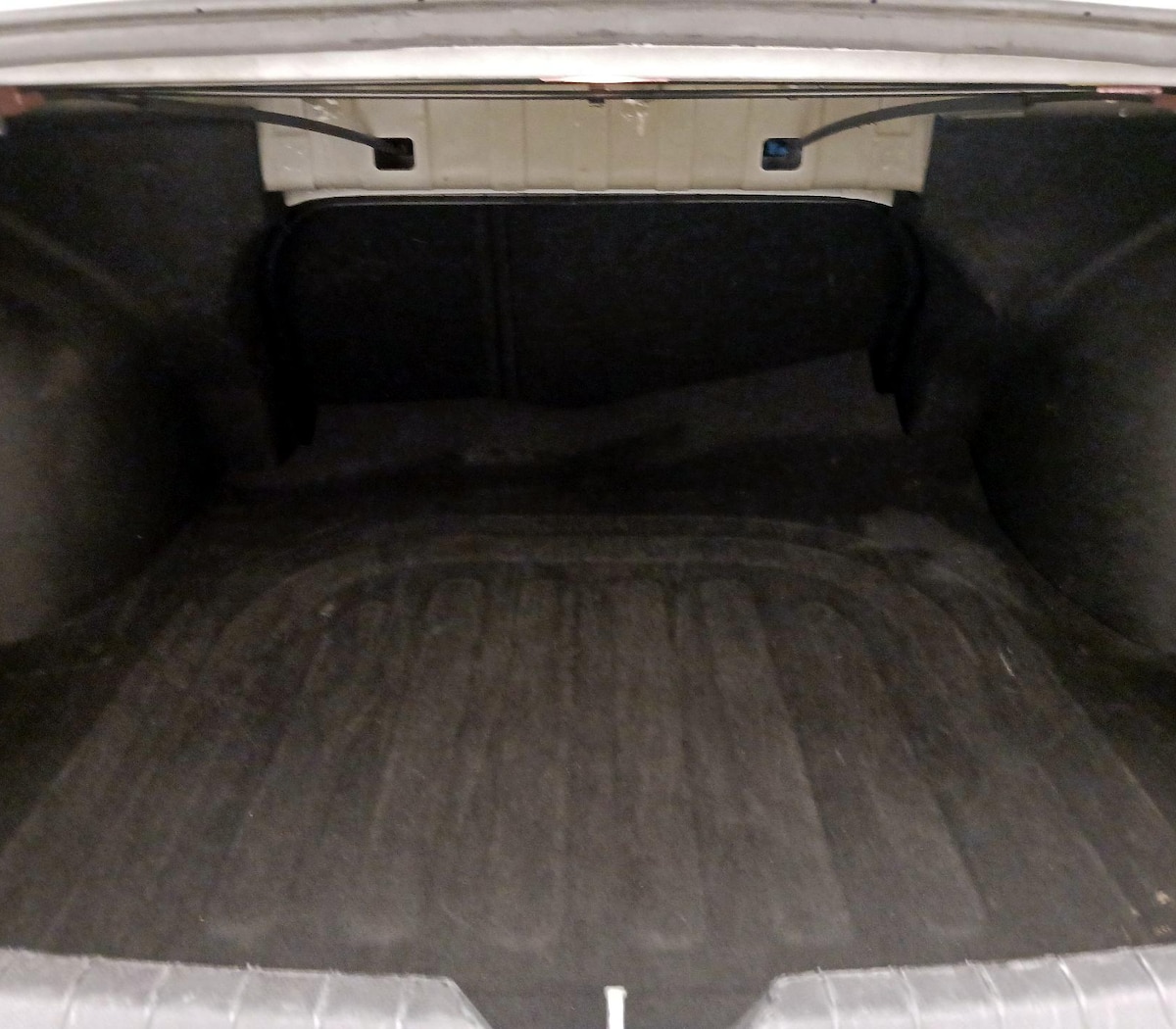 Trunk/Cargo (Seats Up)