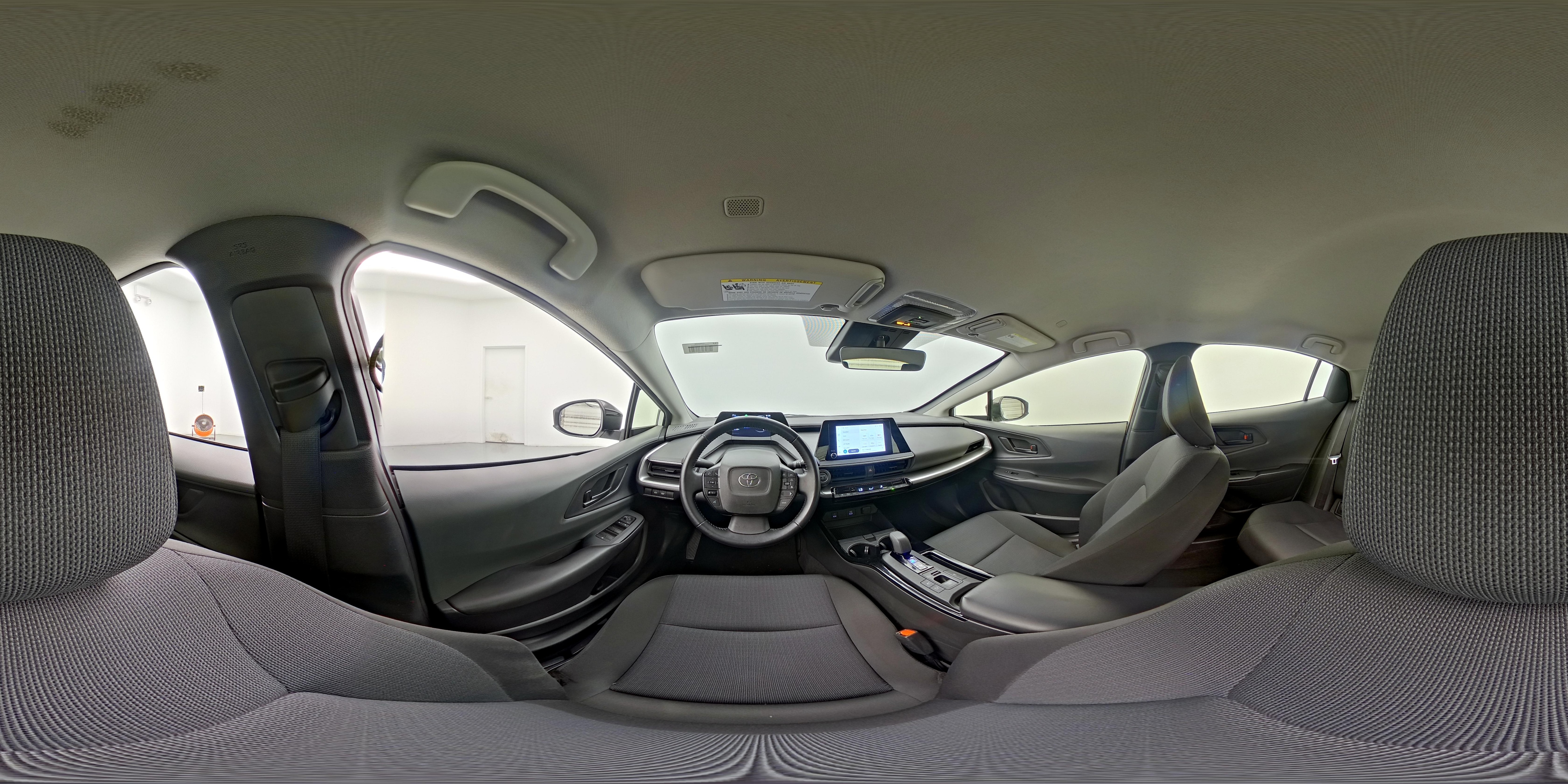 2025 Toyota Prius LE - Photo 26