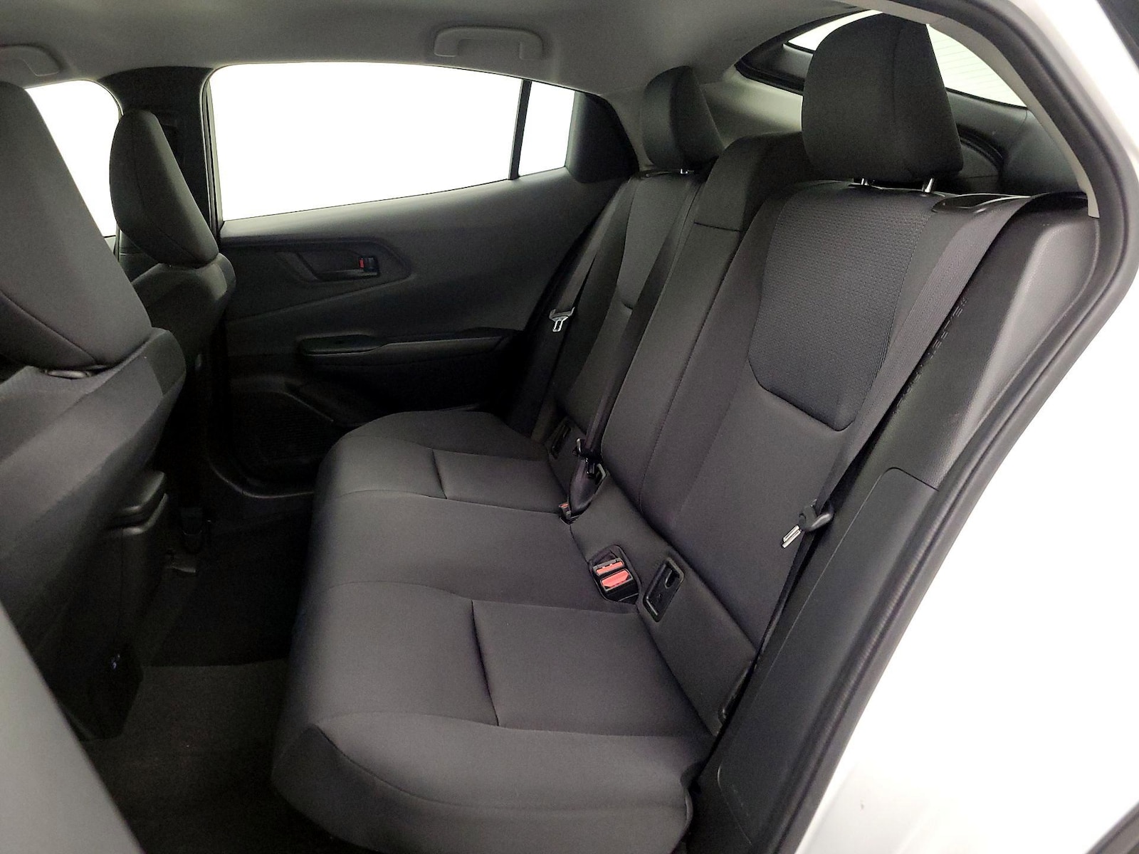 2025 Toyota Prius LE - Photo 20