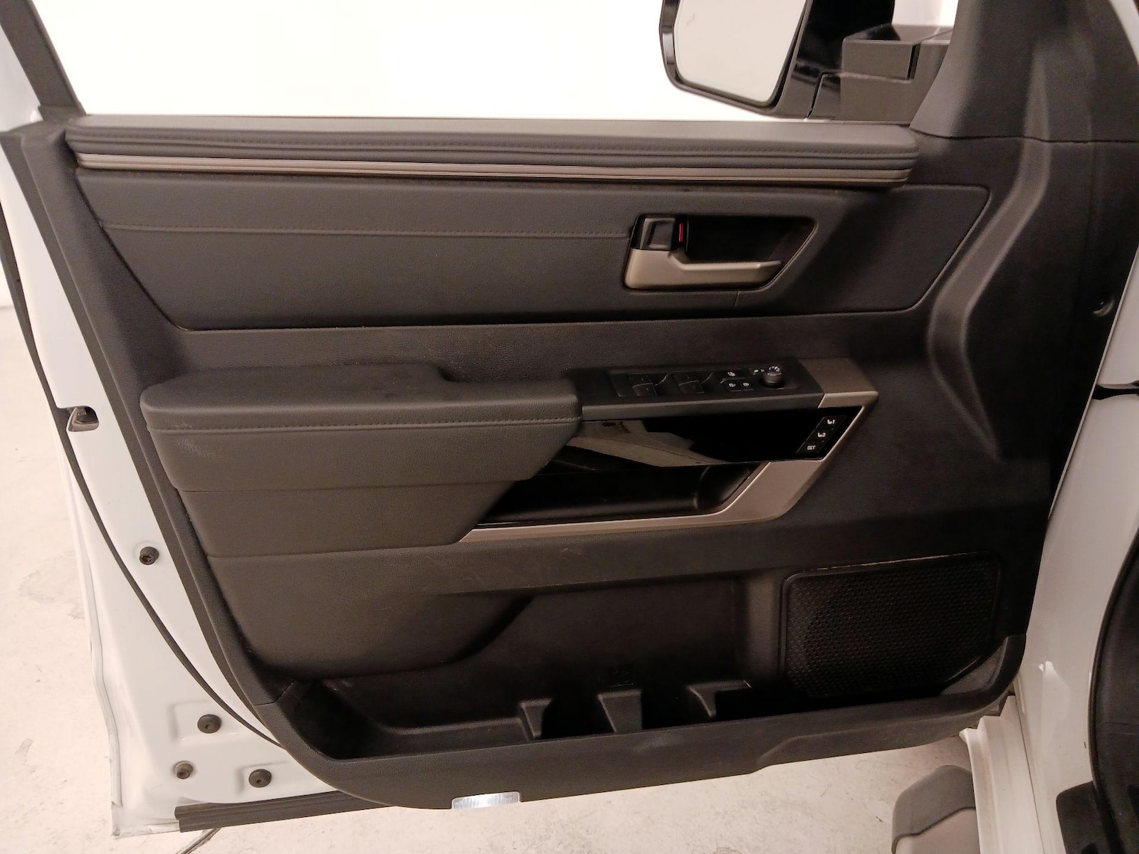 2023 Toyota Tundra Limited - Photo 13