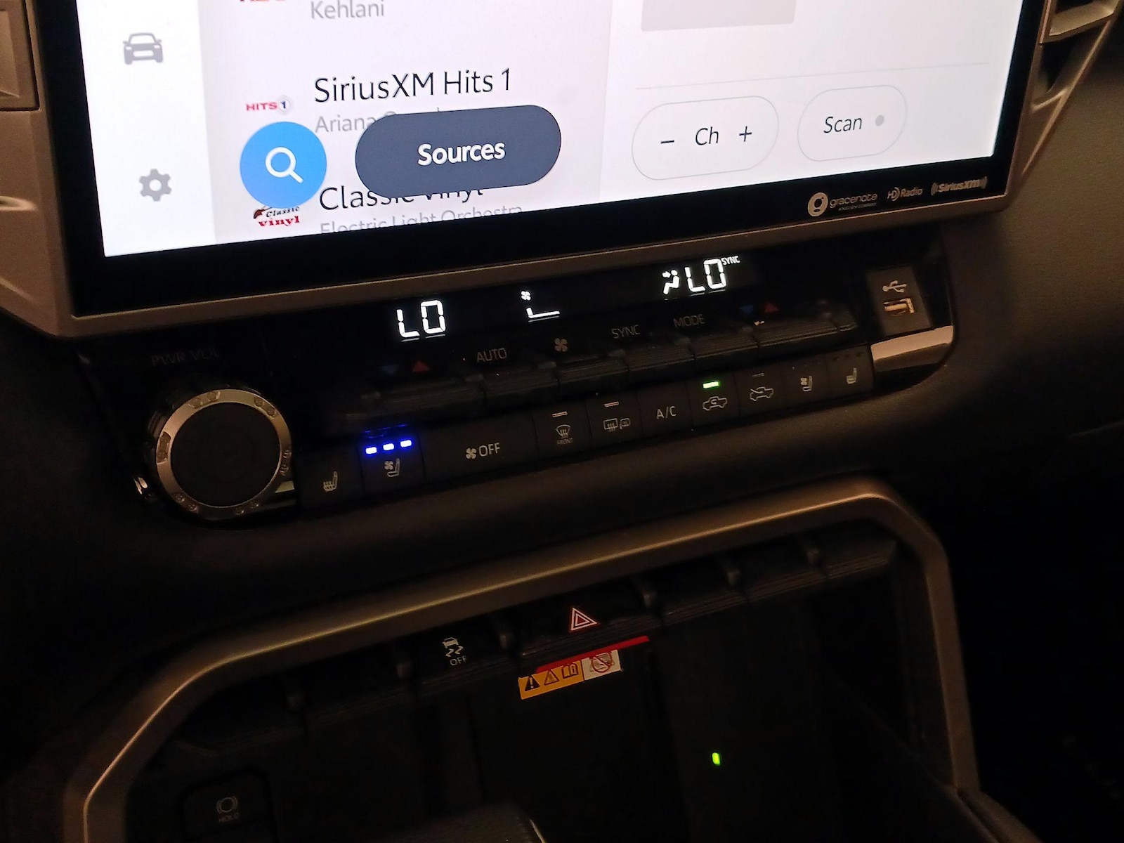 2023 Toyota Tundra Limited - Photo 17