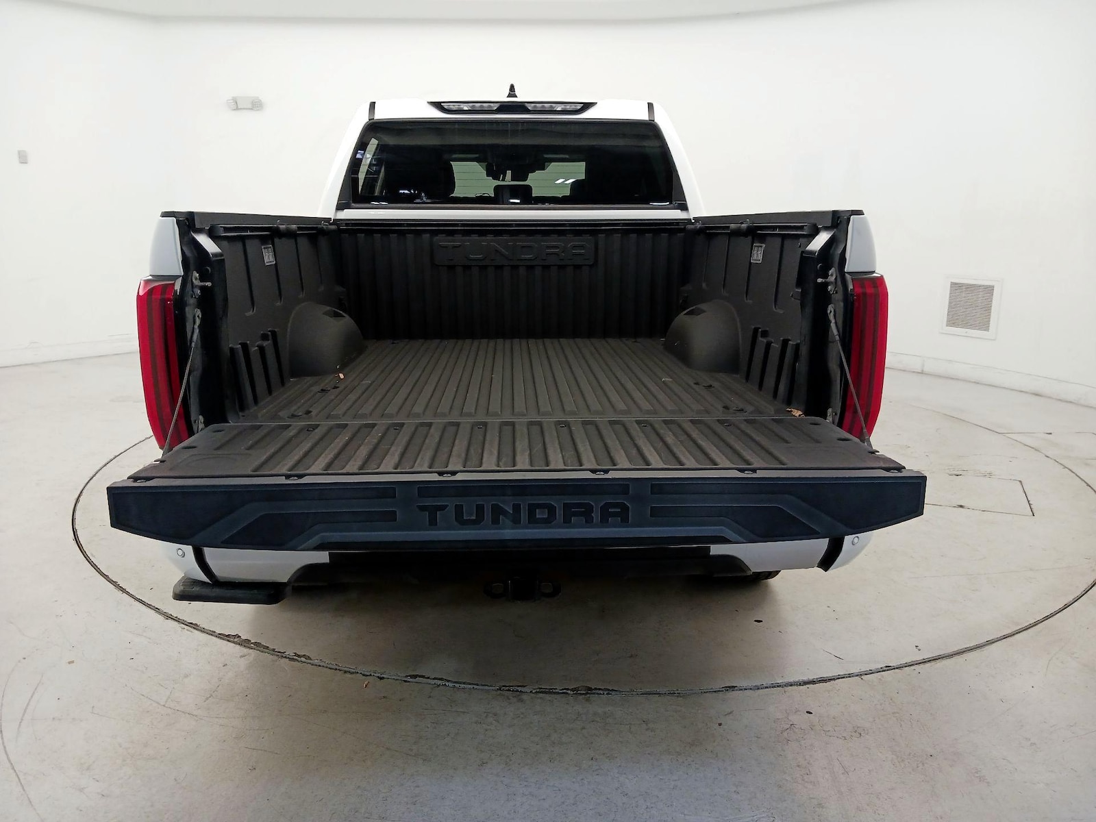 2023 Toyota Tundra Limited - Photo 22
