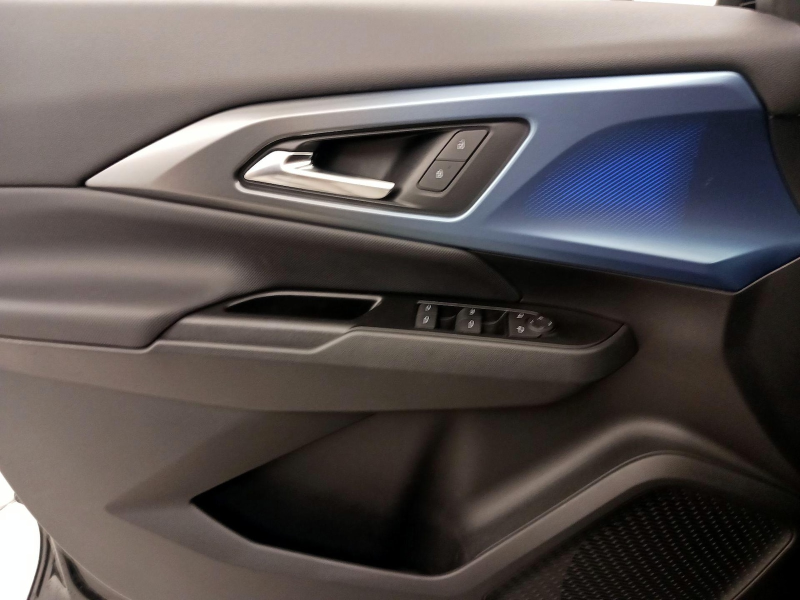 2024 Chevrolet Equinox EV LT - Photo 13