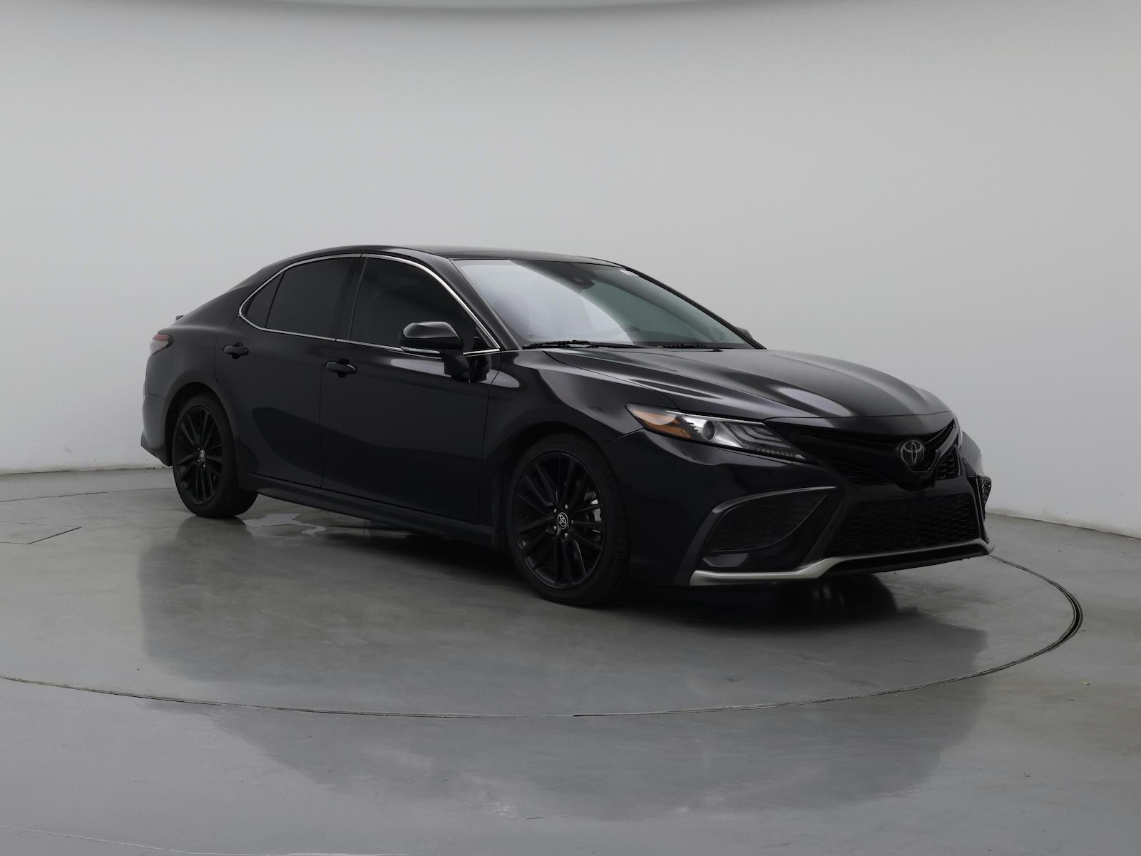 2021 Toyota Camry XSE - Photo 2