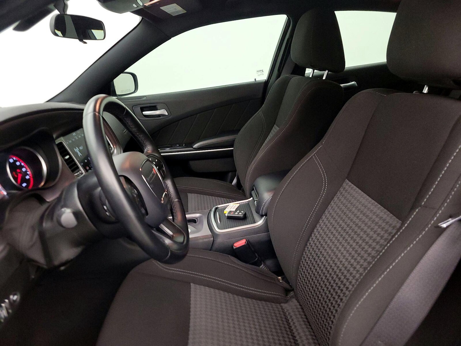 Power Seat(s) & Side Airbags