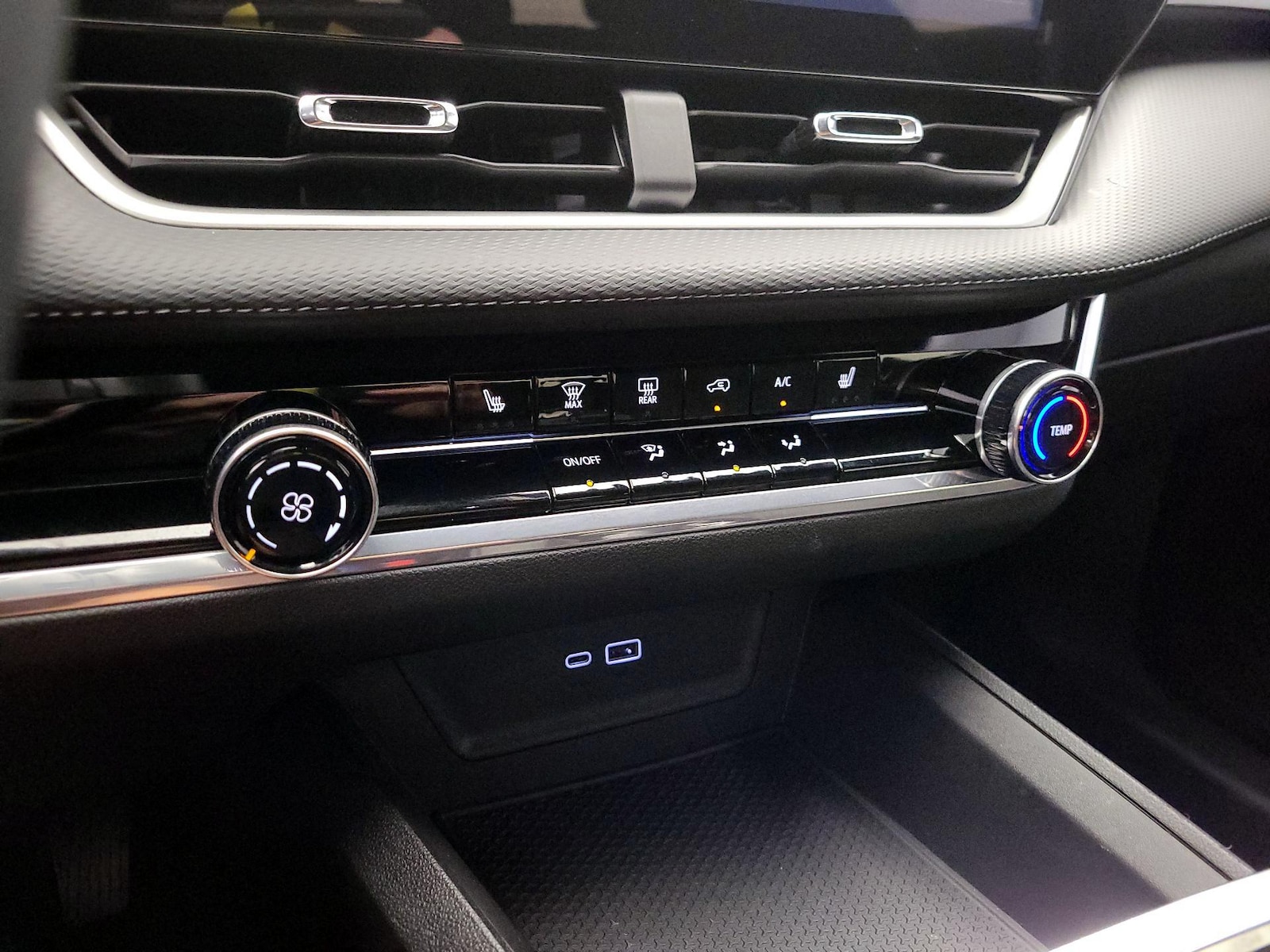 2025 Chevrolet Equinox LT - Photo 18
