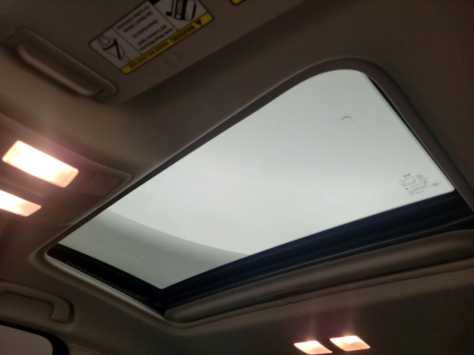 Sunroof(s) & Overhead Airbags