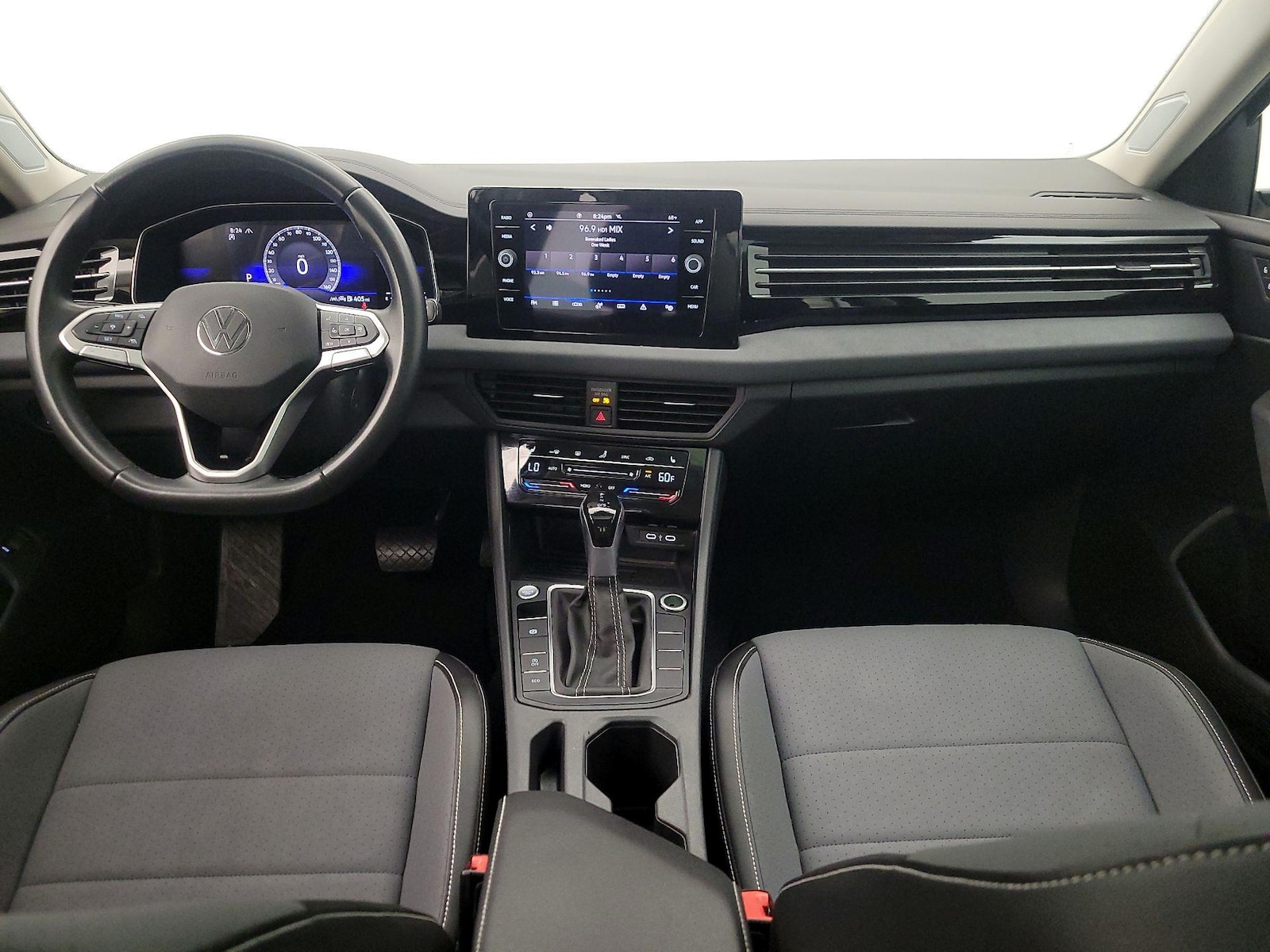 2025 Volkswagen Jetta SE - Photo 10