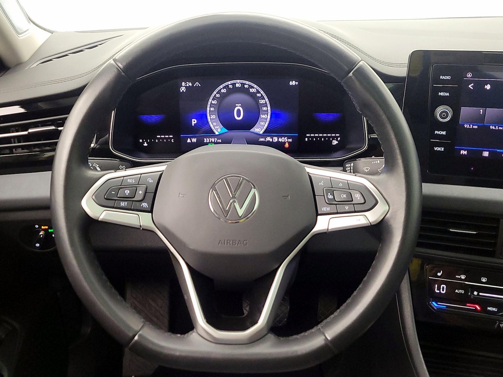 2025 Volkswagen Jetta SE - Photo 11