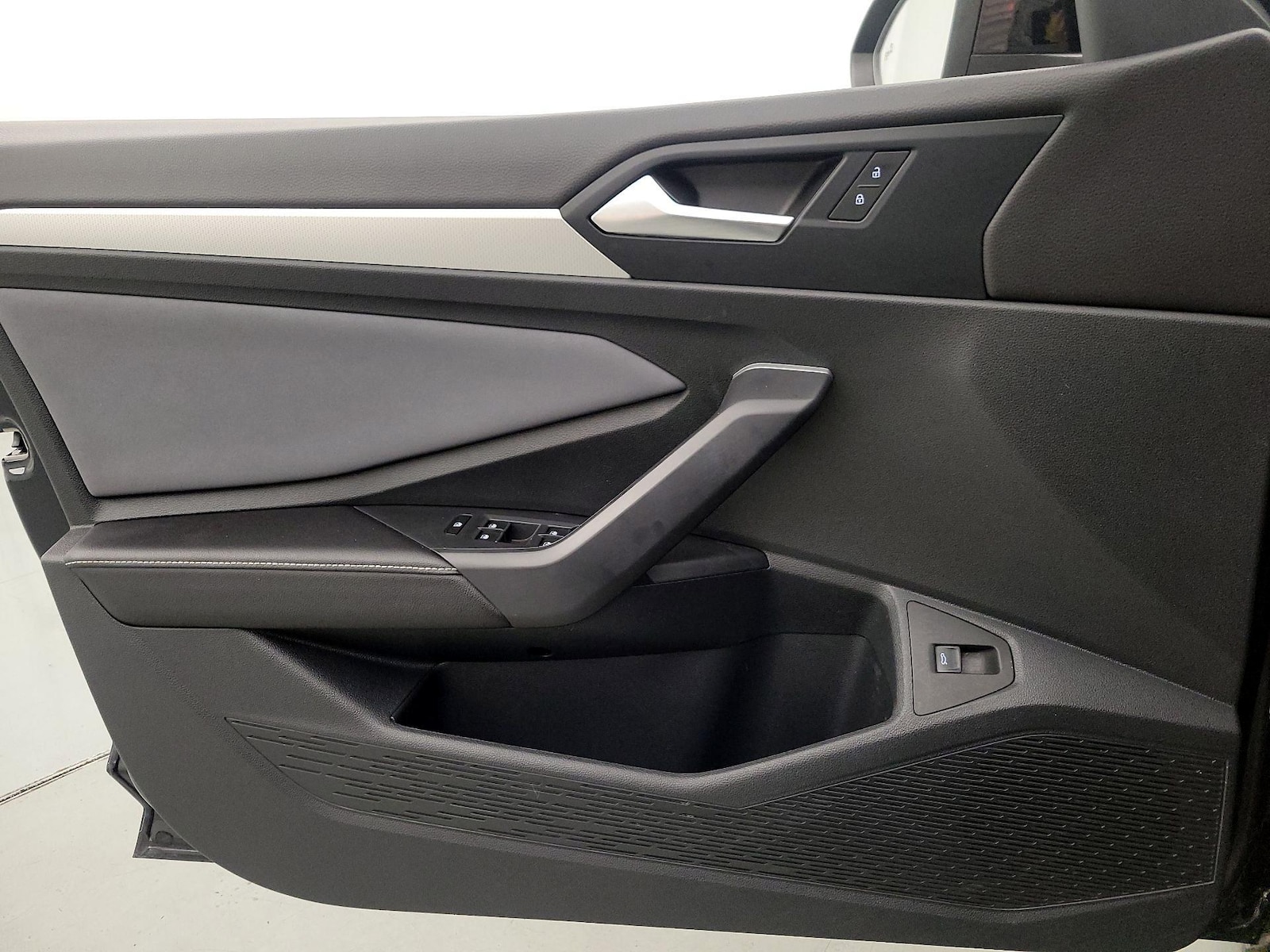 2025 Volkswagen Jetta SE - Photo 13
