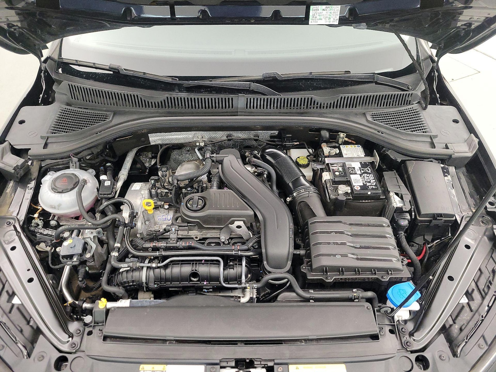 2025 Volkswagen Jetta SE - Photo 23