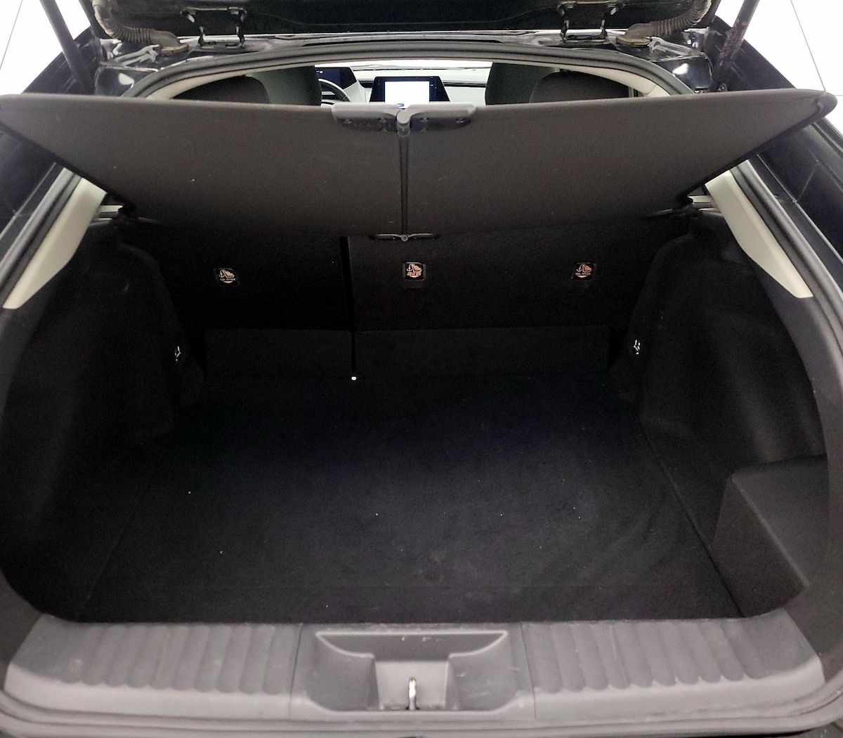 Trunk/Cargo (Seats Up)