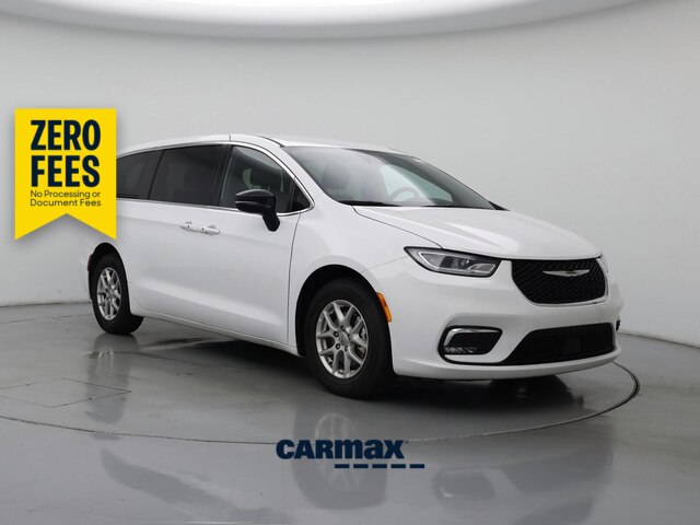 White 2025 Chrysler Pacifica Minivan Front-Wheel Drive Automatic