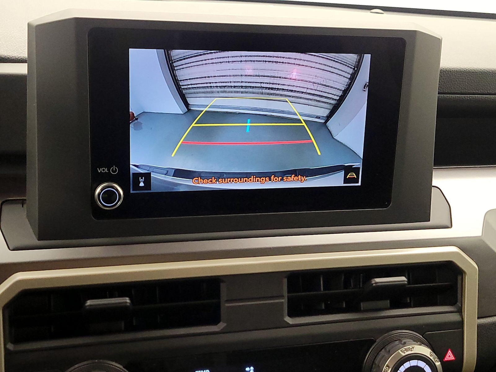 2025 Toyota Tacoma SR5 - Photo 15
