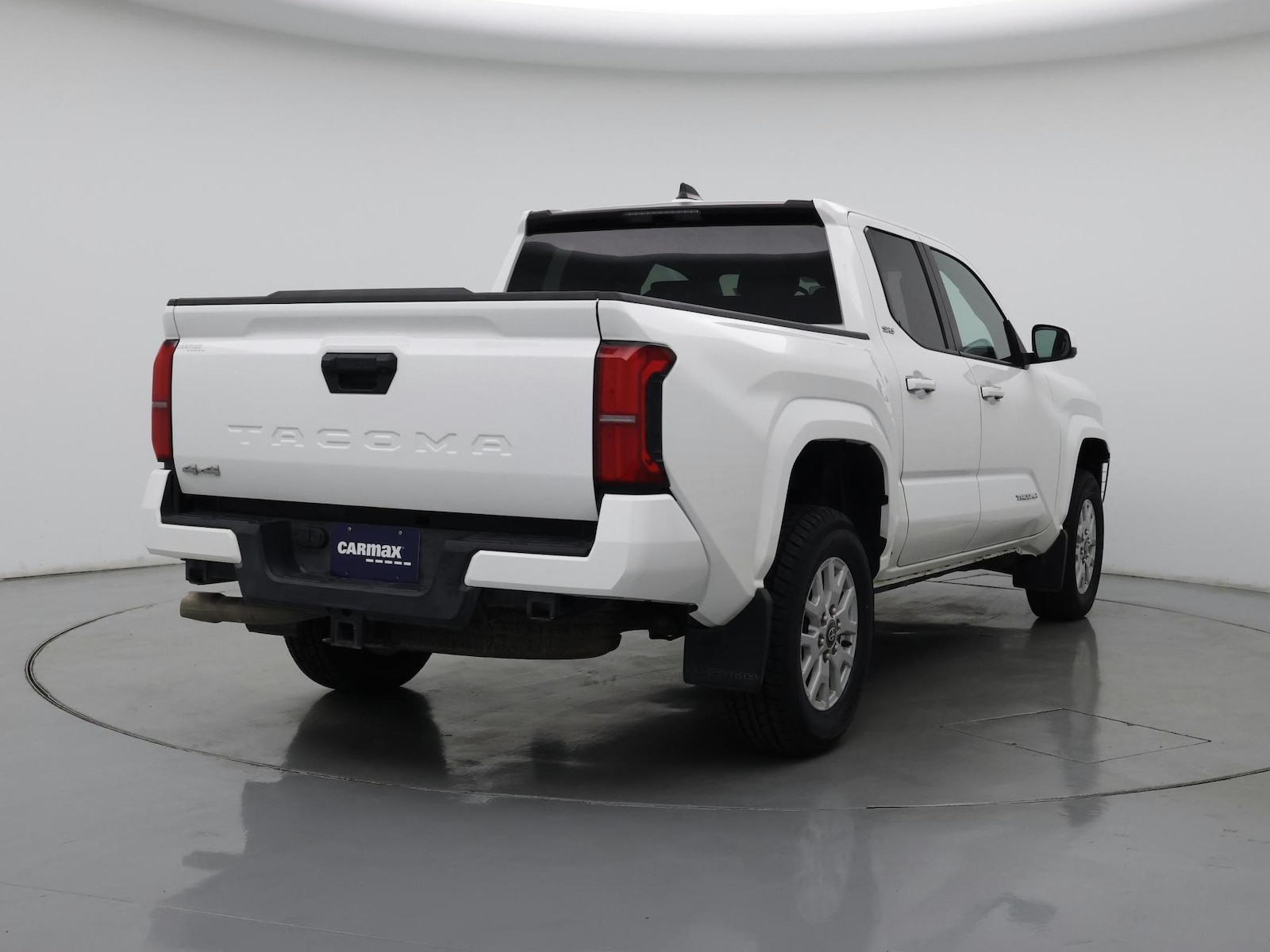 2025 Toyota Tacoma SR5 - Photo 9